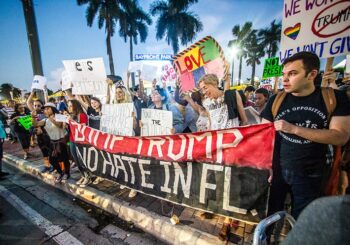 Marcha anti-Trump en Palm Beach se mantiene pese a retirada de convocante