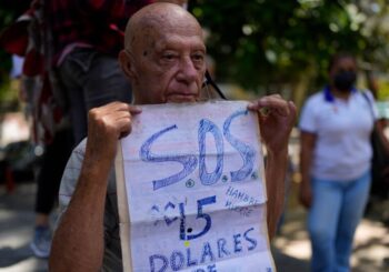 Pensionados venezolanos rechazan la "negativa a publicar las actas" emitidas en elecciones