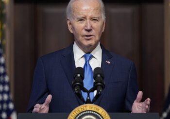 Cinco republicanos piden explicaciones a Biden por la llegada de un exfuncionario cubano
