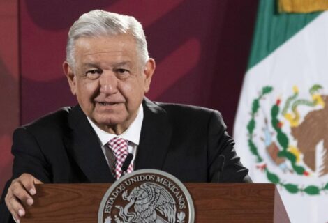López Obrador insiste en pedir a EEUU un plan de migración sin "muros" ni "militarización"