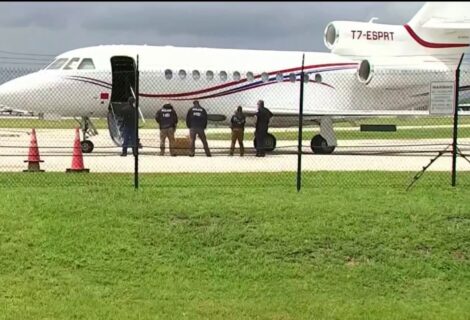 Cuba tilda de "ilegal y fraudulenta" la confiscación del avión de Maduro por EE.UU.