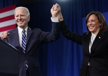 Harris y Biden reaparecen juntos para apelar al voto sindical en estados bisagra