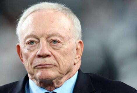 Jerry Jones, dueño de Cowboys, ve justo que lo culpen por las desgracias del equipo