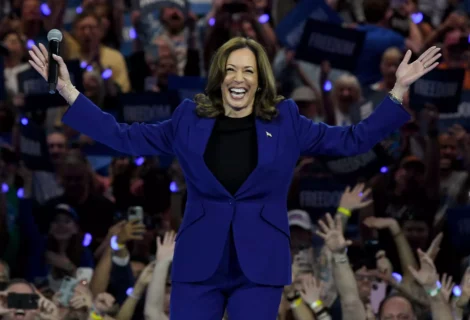 Harris descarta que el sexismo sea un desafío para ella en las elecciones de EE.UU.