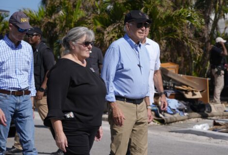 Biden anuncia ayuda de 612 millones de dólares para Florida por fenómenos naturales