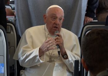 El papa abre el Sínodo pidiendo humildad y renovación: "No somos mejores que los demás"