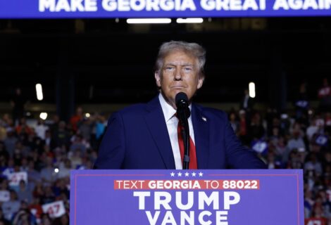 Donald Trump apura últimas horas de campaña para cargar en Georgia contra Kamala Harris