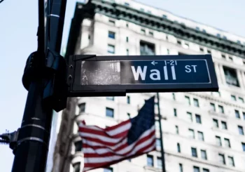 Wall Street alarga el impulso tras triunfo de Trump mientras la Fed recorta los tipos