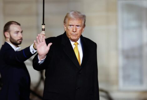 Trump planea permitir arrestos de inmigrantes en escuelas, iglesias y juzgados, según NBC
