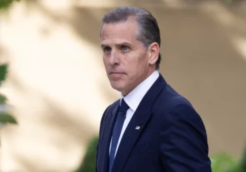 El presidente Biden indulta a su hijo Hunter por considerarlo víctima de ataques políticos