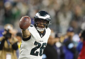 Barkley, noveno jugador en la historia de la NFL que supera las 2.000 yardas por tierra