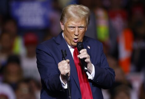 Trump se opone a que compañías extranjeras inviertan en la automatización de los puertos