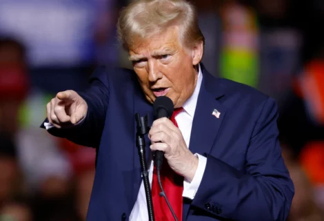 Trump comienza su mandato con un índice de aprobación del 47 %, según una encuesta