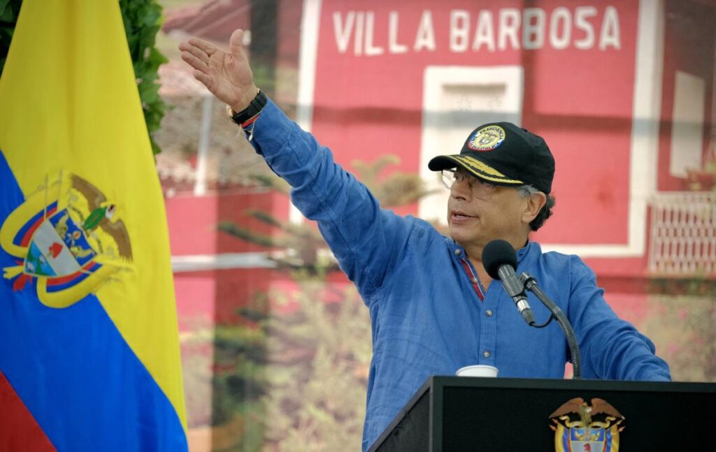 Petro afirma que hay una «fuerza extranjera» detrás de la violencia en el Catatumbo