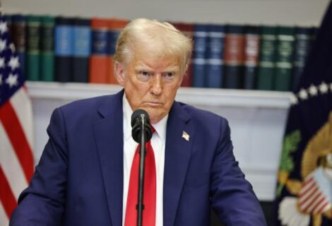Trump vuelve a designar a los hutíes como una organización terrorista extranjera