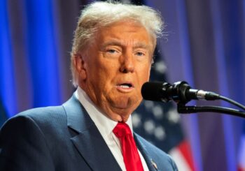 Trump defiende los cientos de inmigrantes deportados en sus primeros días de mandato