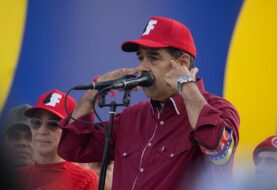 Nicolás Maduro dice que "no hay amenaza en el mundo que intimide" a Venezuela