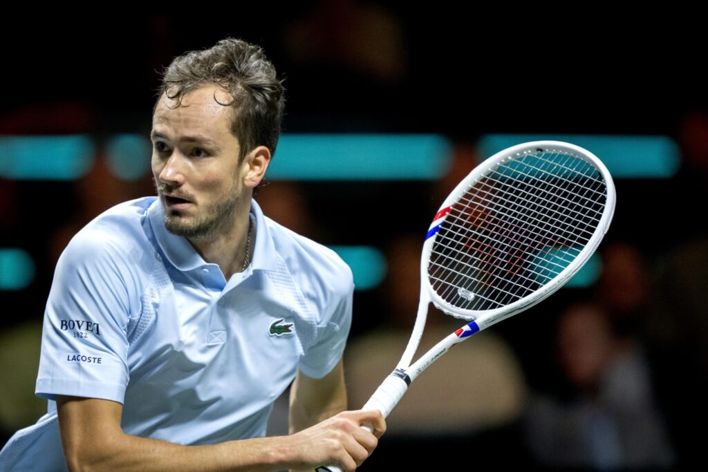 Medvedev cae ante Bellucci y dice adiós a Rotterdam