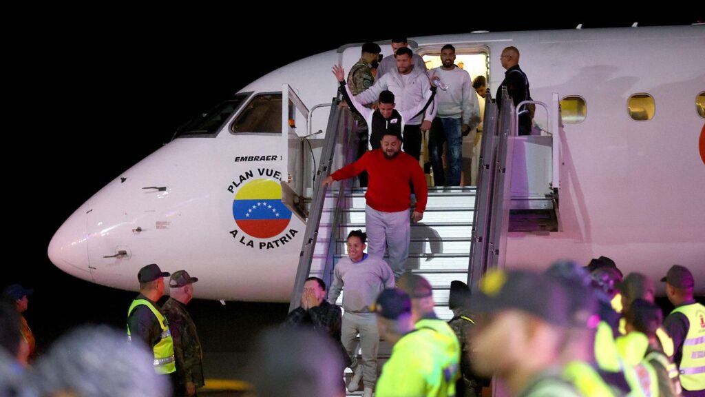 Llegan a Venezuela dos vuelos con deportados desde Estados Unidos