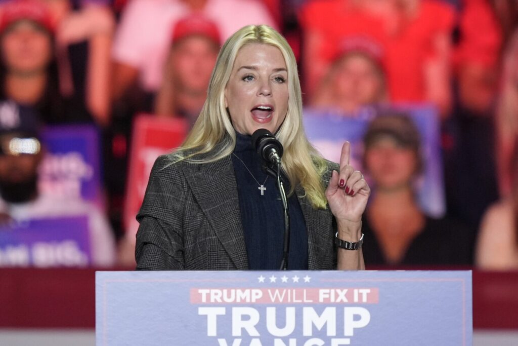 El Senado de EE.UU. confirma a Pam Bondi como fiscal general del Gobierno de Trump