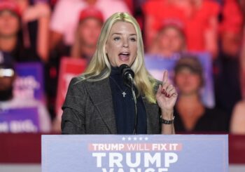 El Senado de EE.UU. confirma a Pam Bondi como fiscal general del Gobierno de Trump