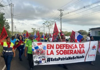 Manifestantes protestan en Panamá en defensa de la soberanía del Canal y Seguro Social