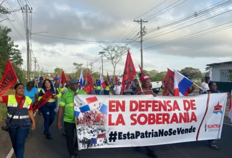 Manifestantes protestan en Panamá en defensa de la soberanía del Canal y Seguro Social
