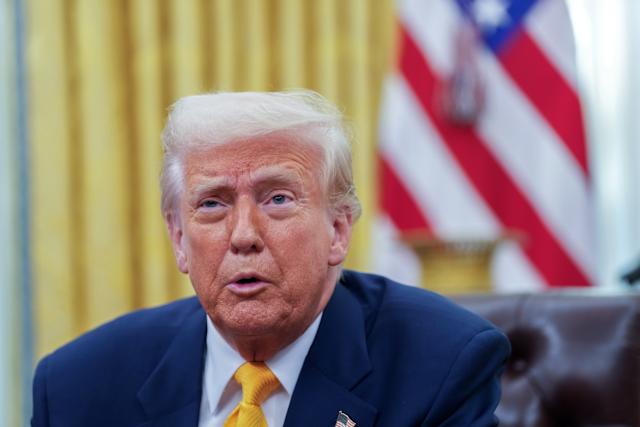 Trump promete «billones» a Groenlandia pero «apoyará» lo que decida sobre su futuro