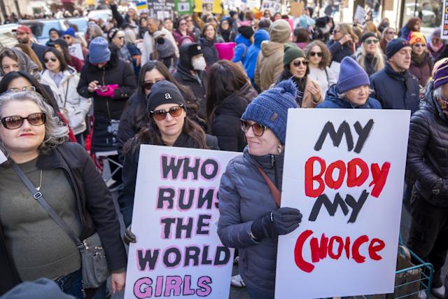 Las consignas contra Trump dominan las manifestaciones del Día de la Mujer en EE.UU