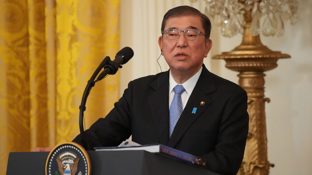Ministro nipón de comercio pide a su homólogo de EEUU eximir a Japón de nuevos aranceles